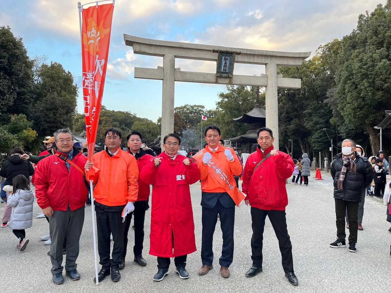 【知立神社でもオレンジの山田圭】