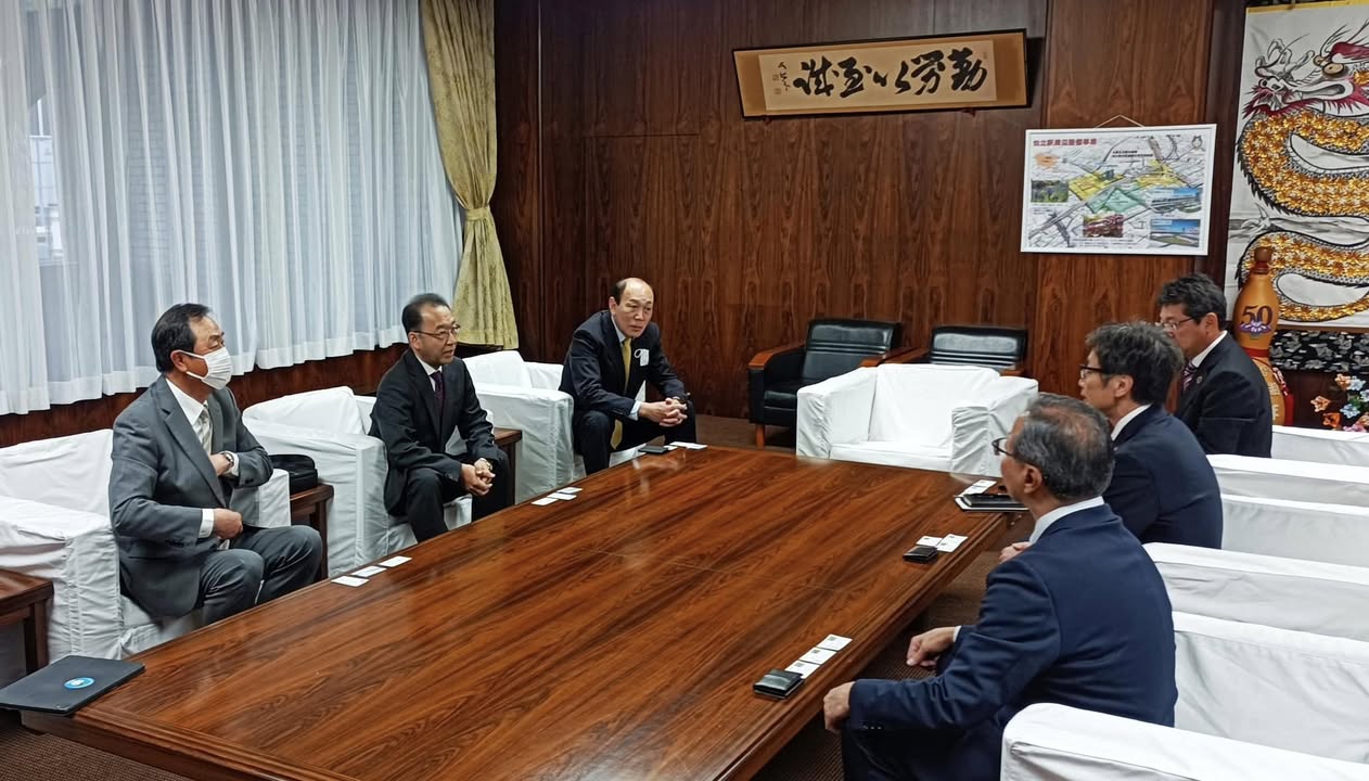 【令和６年度谷田町会新三役と市役所訪問】